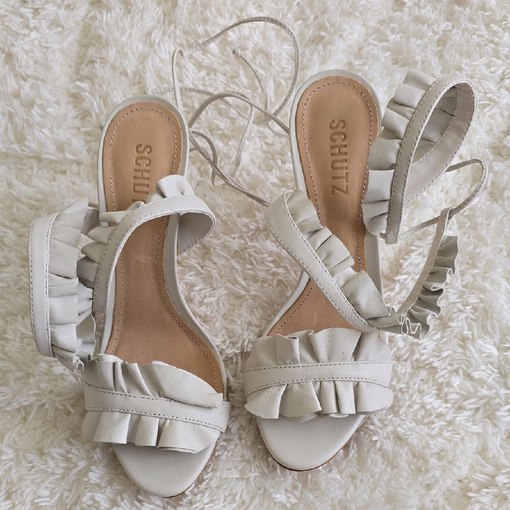 SCHUTZ Women's Elegant Cream Ruffle Sandals
